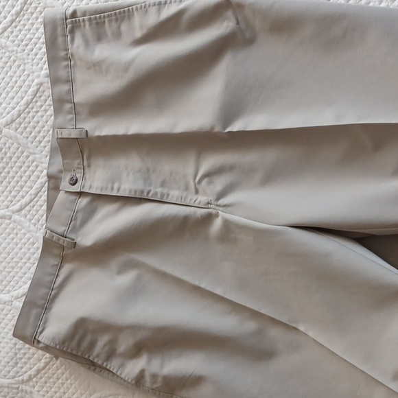 Haggar Mens Wrinkle Resistant Khakis - NWT - Picture 4 of 7